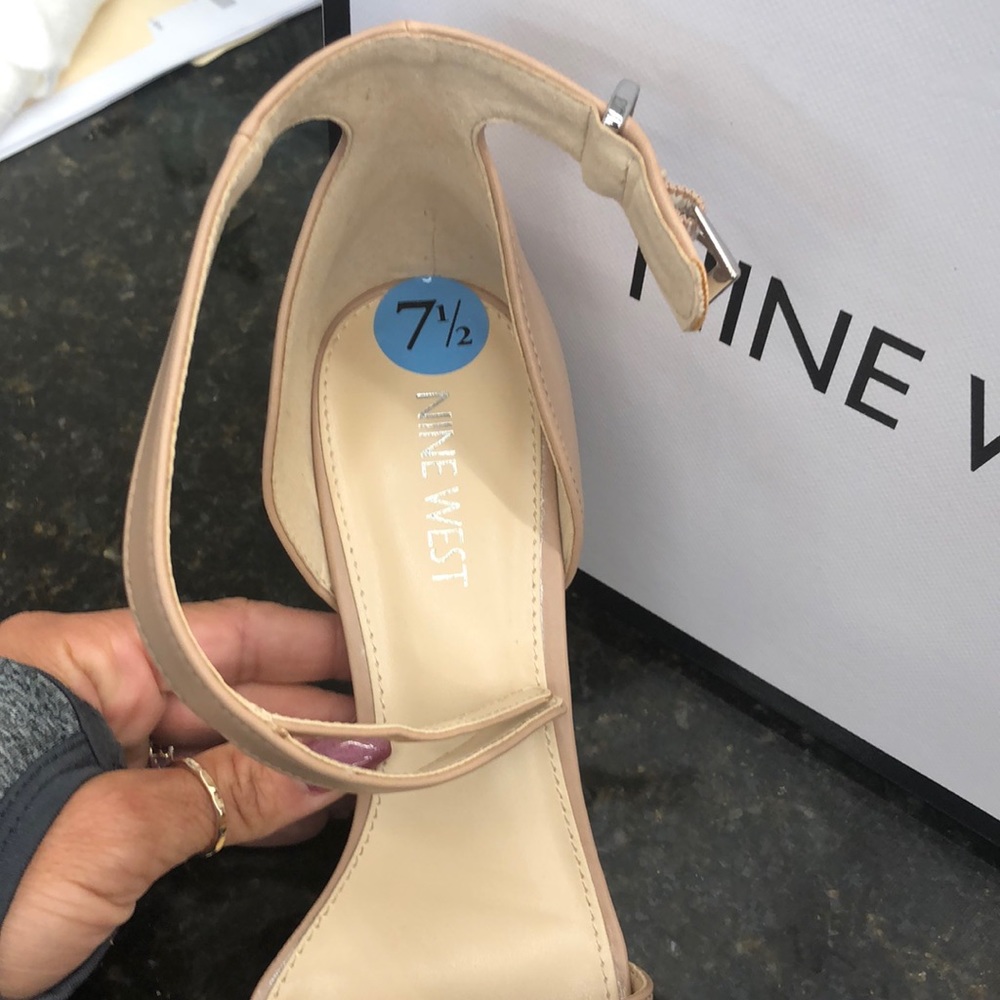 Heels - Picture 2 of 4